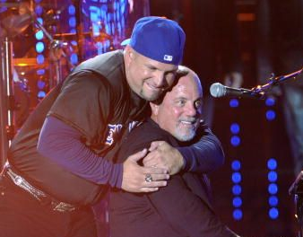 Garth-Brooks-Billy-Joel-on-stage